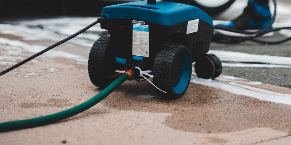 Pressure washing windows without breaking it